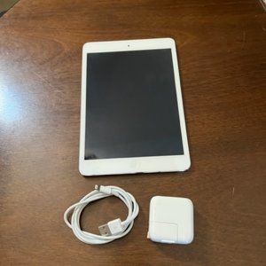 Apple iPad mini 2 Tablet (2013) 7.9 inch 2nd Gen (A1489) - White